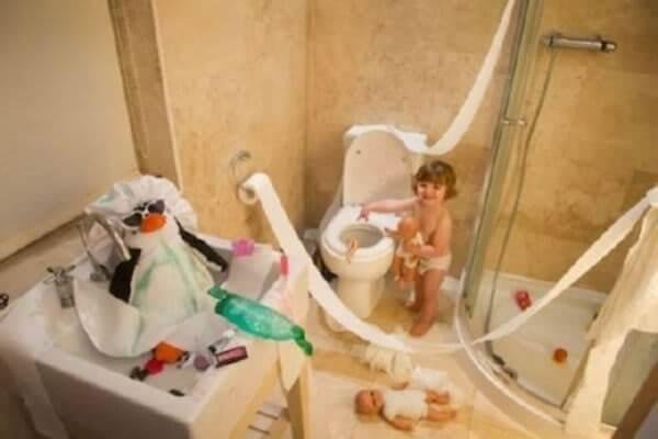 Imágenes divertidas que ocurren cuando los niños se quedan solos durante 30 segundos