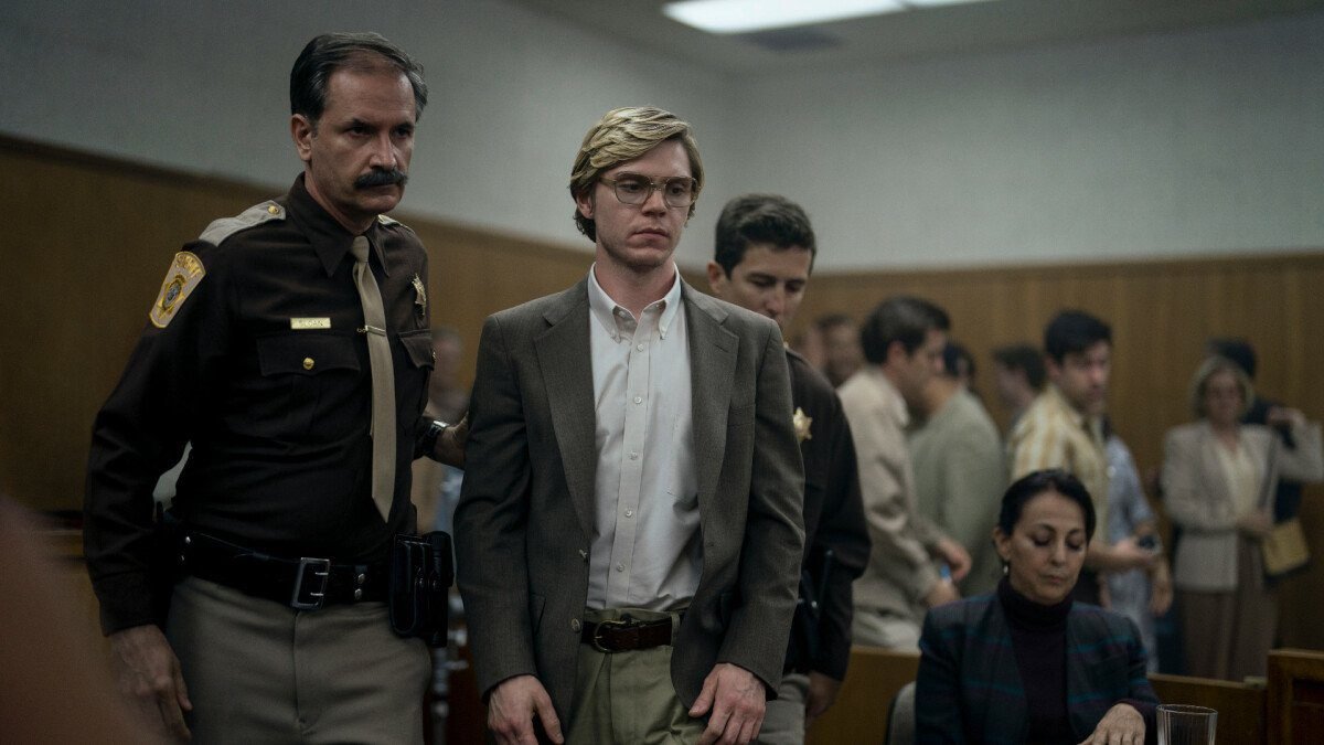 Por qué la gente está enojada con la controvertida serie Jeffery Dahmer de Netflix