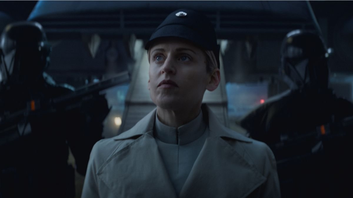 La actriz de Andor, Denise Gough, habla de la rivalidad dentro del Imperio e interpreta a una mujer imperial.