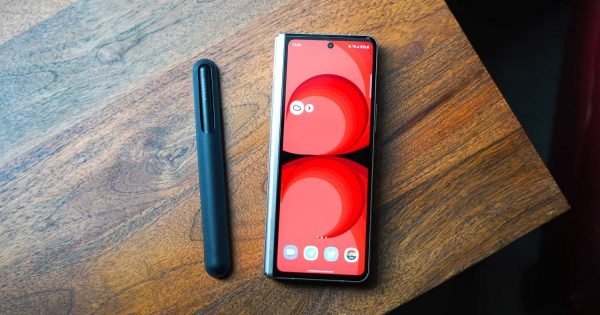 Desarrollador Web Freelance | Wordpress | | Galaxy Z Fold 3 Review 22 600x315 cropped