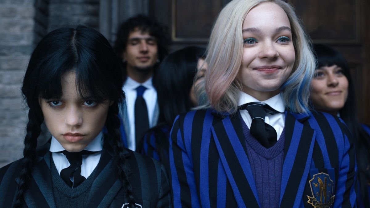 La escritura podría estar a punto de comenzar la temporada 2 el miércoles, dice Jenna Ortega
