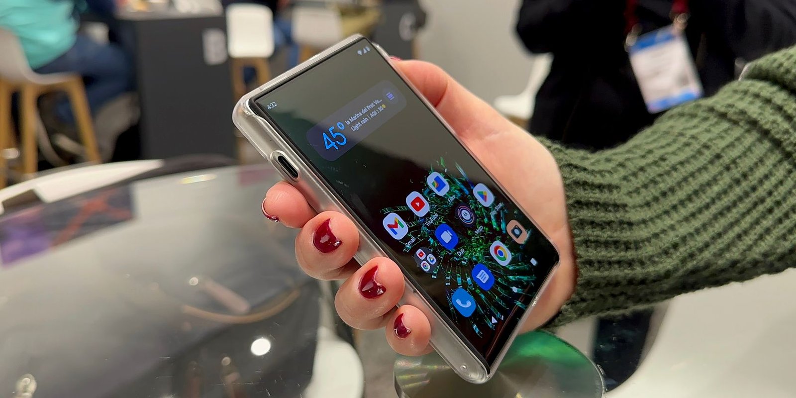 Desarrollador Web Freelance | Wordpress | | Motorola presenta su prototipo de teléfono inteligente enrollable en el MWC 2023, pero ¿para quién es? 1 Desarrollador Web Freelance | Wordpress | | motorola rizr foldable smartphone prototype mwc 2023 feature